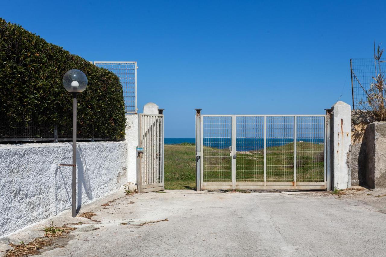 Casalmare Apartments One Step From The Sea Мола-ди-Бари Экстерьер фото